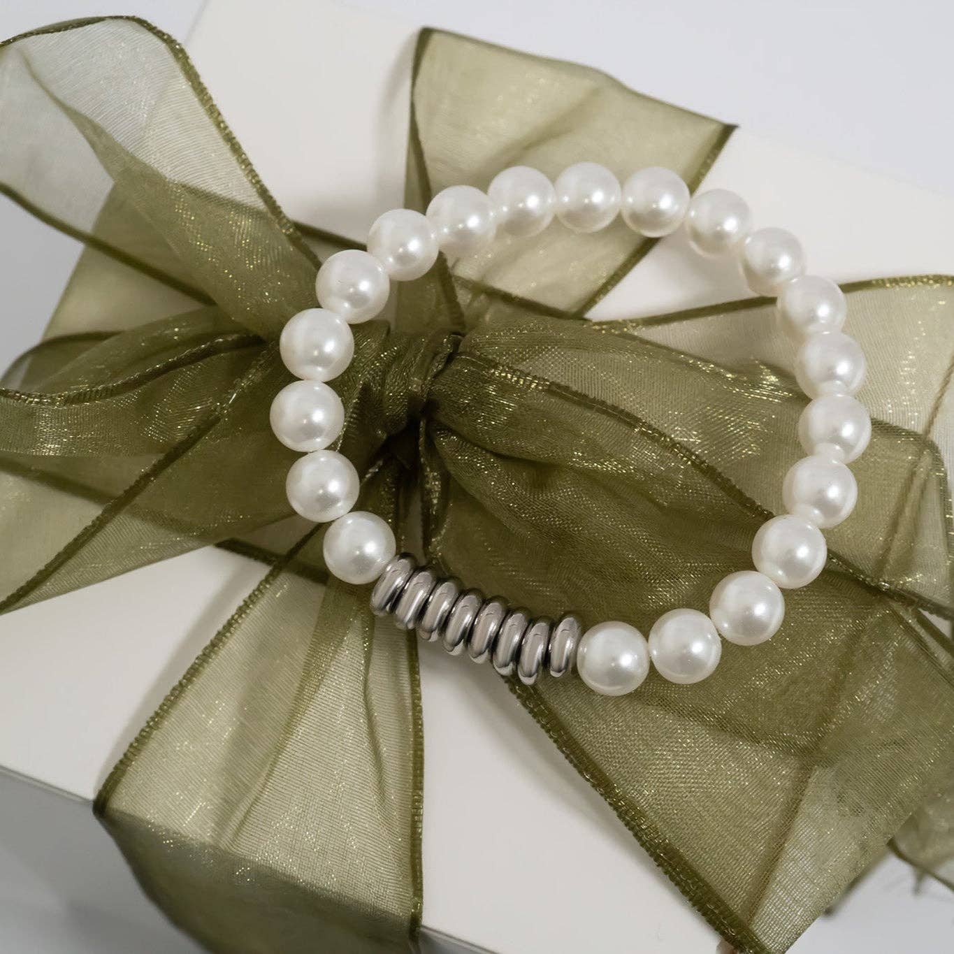 18K Gold PVD 8mm Kiska Glass Pearl Stretch Bracelet